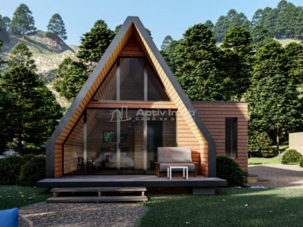 Casa - Pe structura de lemn si panouri SIP