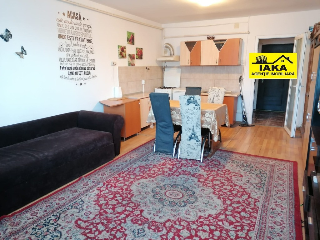 Republicii, garsoniera etaj 5