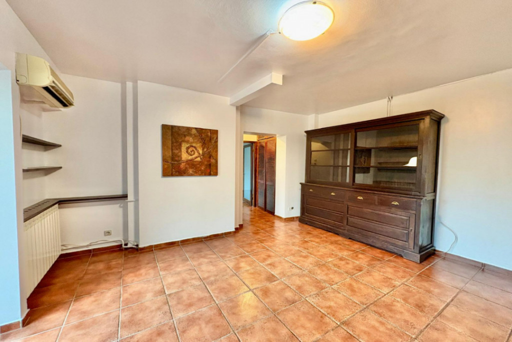 Unirii - Negru Voda, apartament 2 camere nemobilat, 70 mp.