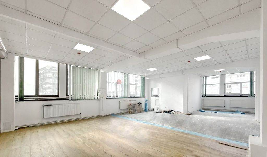 Pozitionare Centrala - Hub Office + Comercial