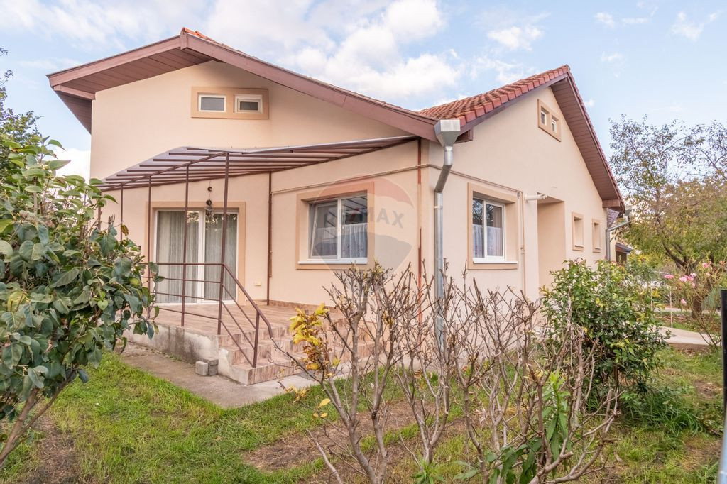 Casa individuala de vanzare 100mp, 600mp teren, garaj, zo...