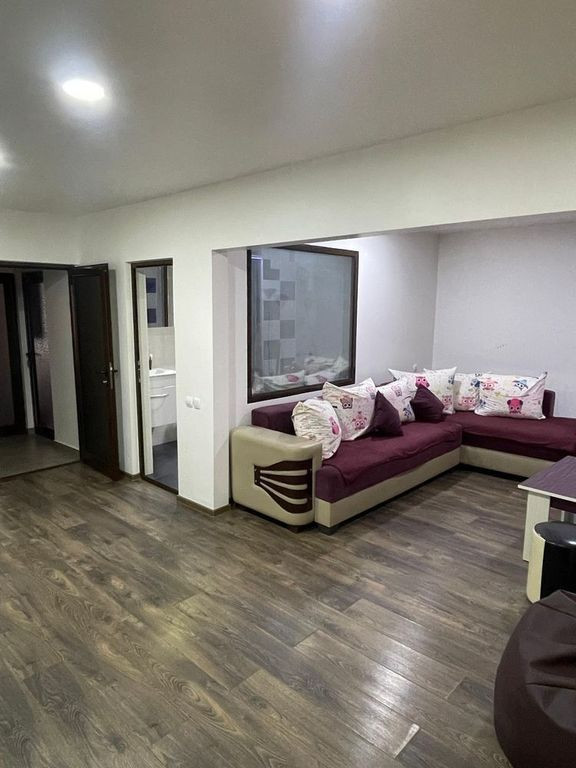 Apartament 3 camere de inchiriat - zona linistita, comple...