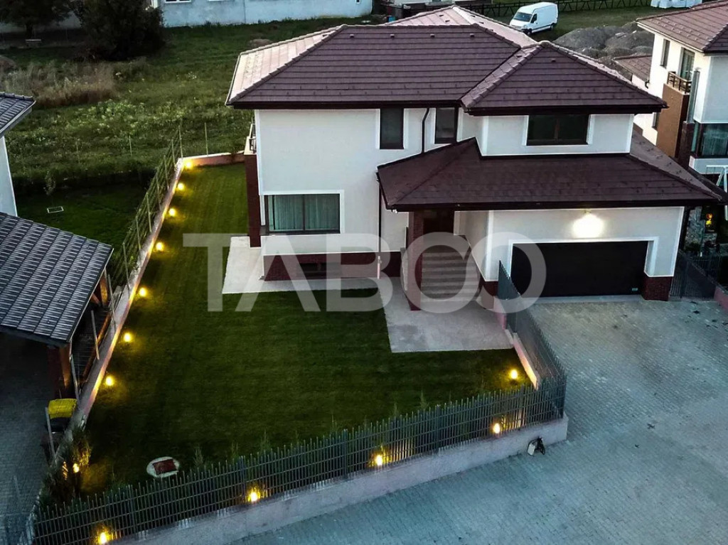 Casa individuala de vanzare cu garaj si teren generos in Sel