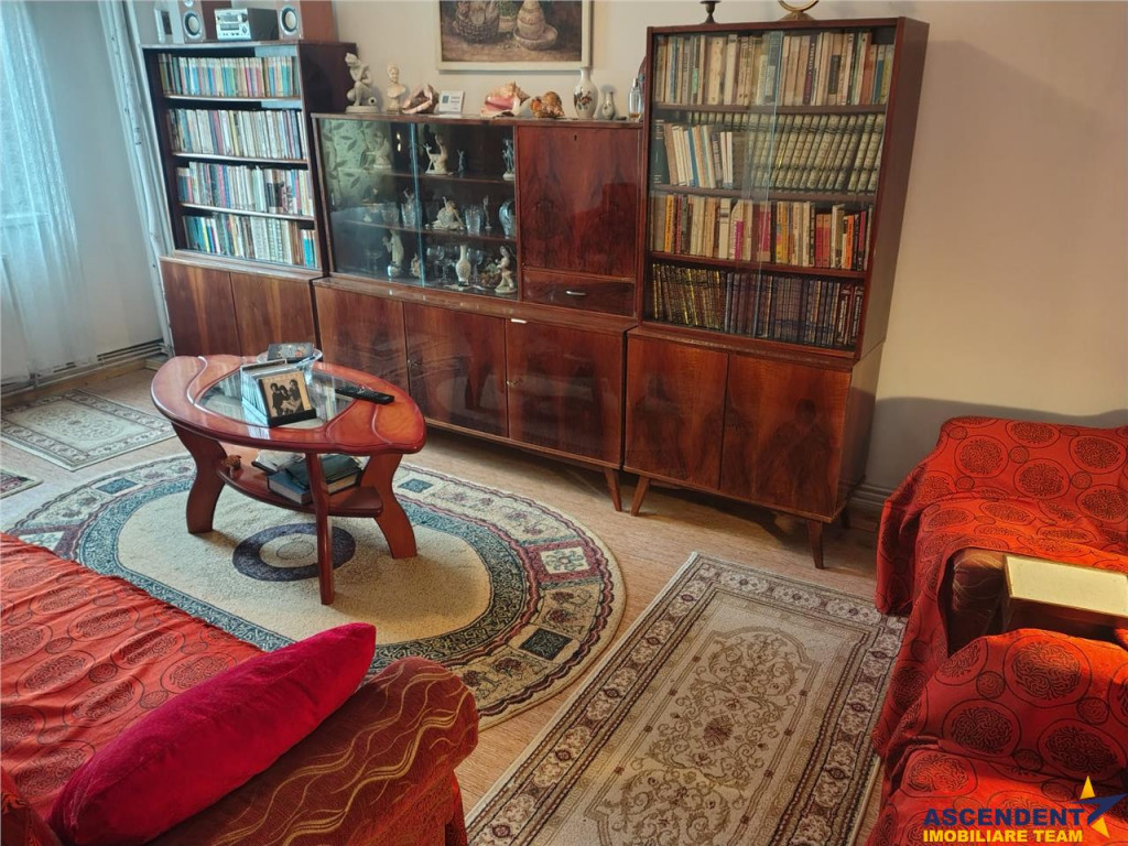 Apartament 2 camere, decomandat, mobilat,etaj 2,Grivitei, Br