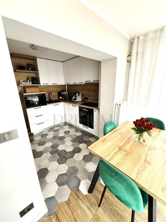 SOARELUI - ETAJ 3 - RENOVAT - 3 CAMERE - 2 BAI - 2 BALCOANE