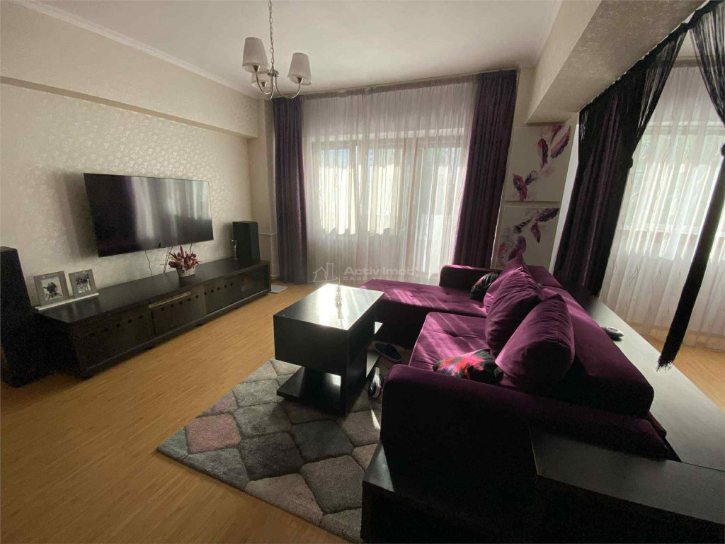 Apartament spatios 4 camere - zona Stefan cel Mare - Lizean