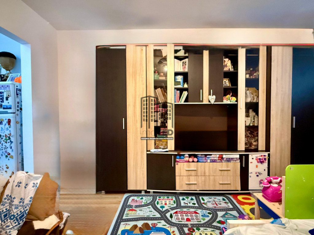 Garsoniera de vanzare – Aleea Dobrina nr. 8, zona Piata De