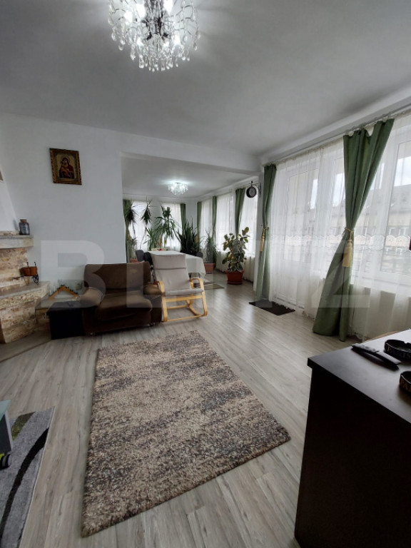 Casa/Spatiu Comercial, 620 mp, pe 3 nivele: demisol, parter,