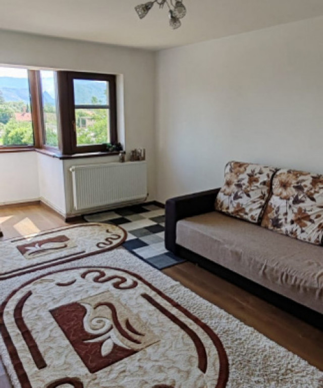 Apartament decomandat 2 camere, etaj intermediar, bloc izola