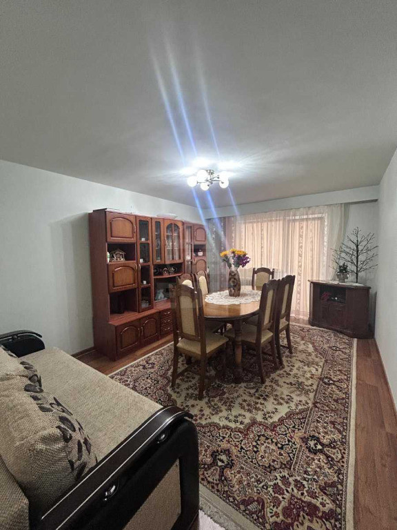 Apartament 3 camere zona Parang