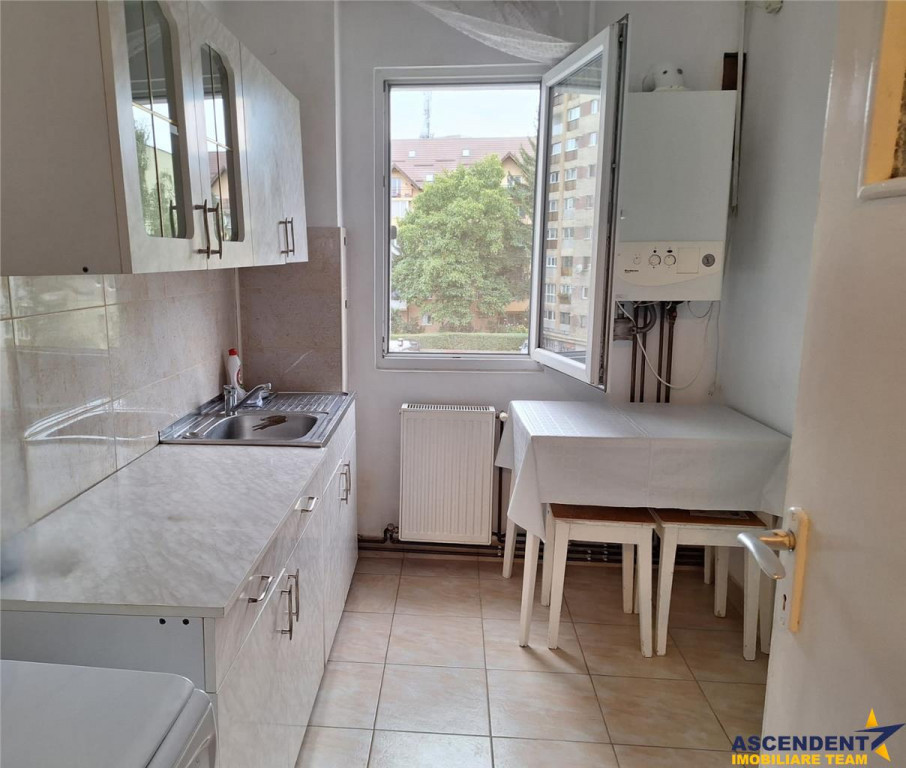 Apartament doua camere, zona Garii, Brasov