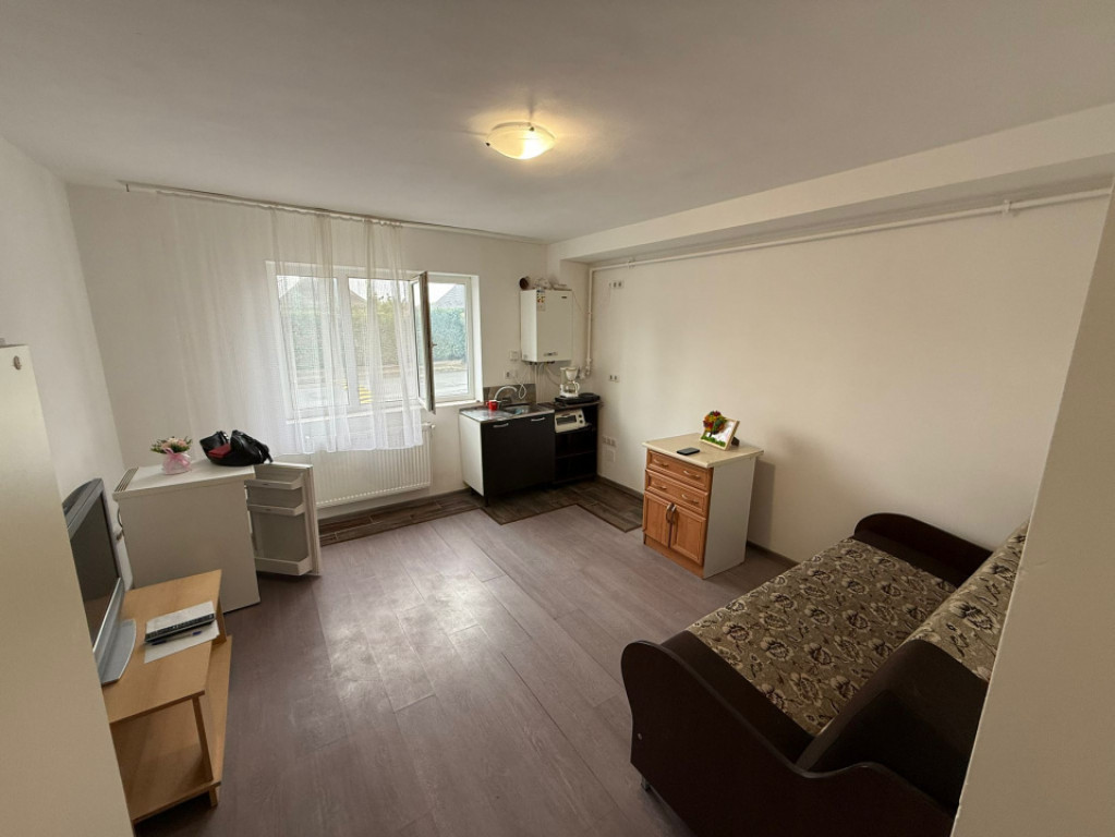 Garsonieră de vânzare, 22 mp utili, zona Sasar