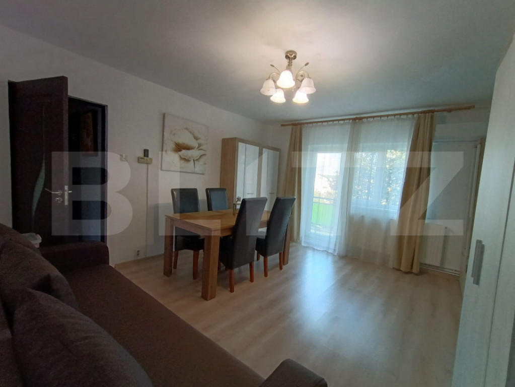 Apartament de 4 camere , 2 balcoane , 93 mp, zona Careiului