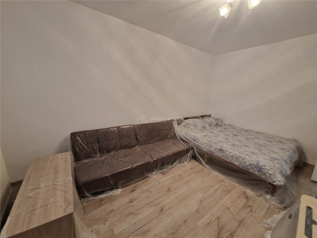 Garsoniera , renovata, etaj 3 - Brazda - Casa de Sanatate