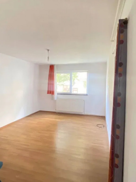 Garsoniera decomandat - zona Bartolomeu