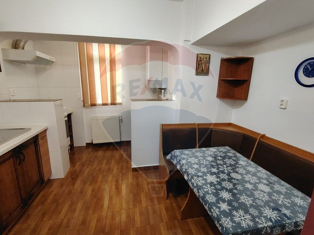 Apartament cu 3 camere
