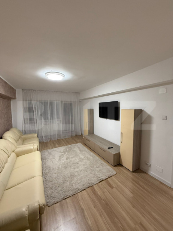 Apartament cu 3 camere la prima inchiriere, 100 mp, zona Cen
