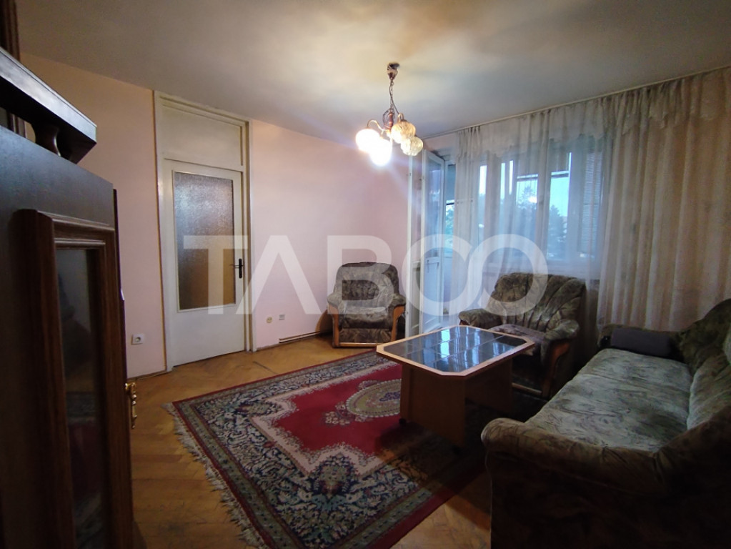 Apartament 3 camere de inchiriat etaj intermediar mobilat ut