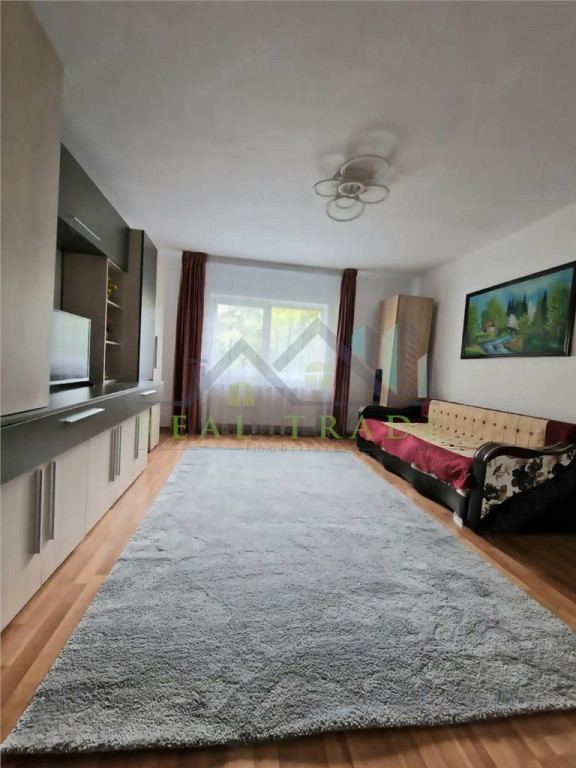 Apartament 3 camere decomandat etajul 1 Racadau