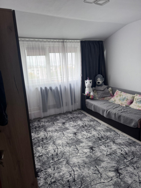 Apartament 2 camere decomandat - zona Cet Constanta