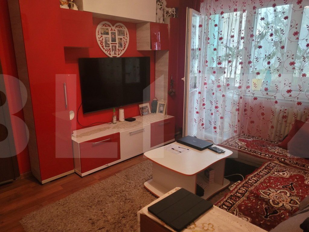 Apartament cu 3 camere de vânzare în zona Aurel Vlaicu