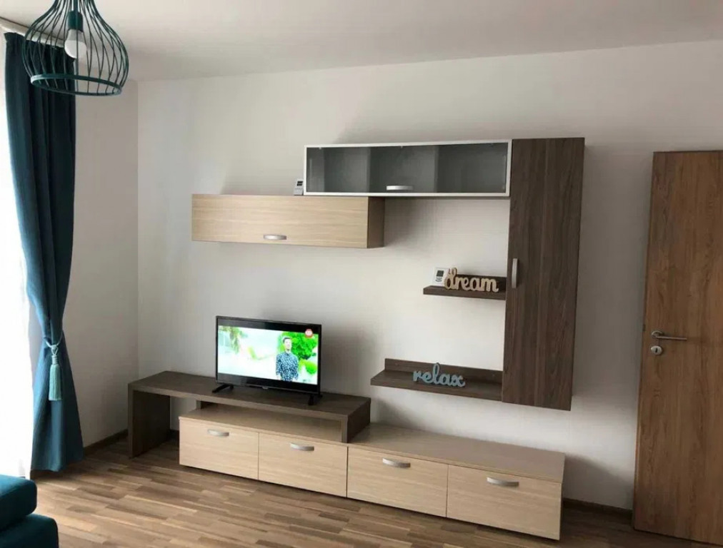 Apartament modern cu 2 camere, terasă și boxă – Tractor