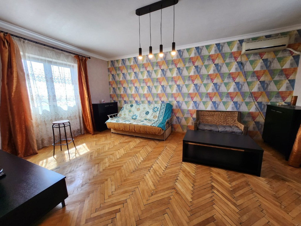 Ultracentral Ploiesti str Tache Ionescu garsoniera 45 mp