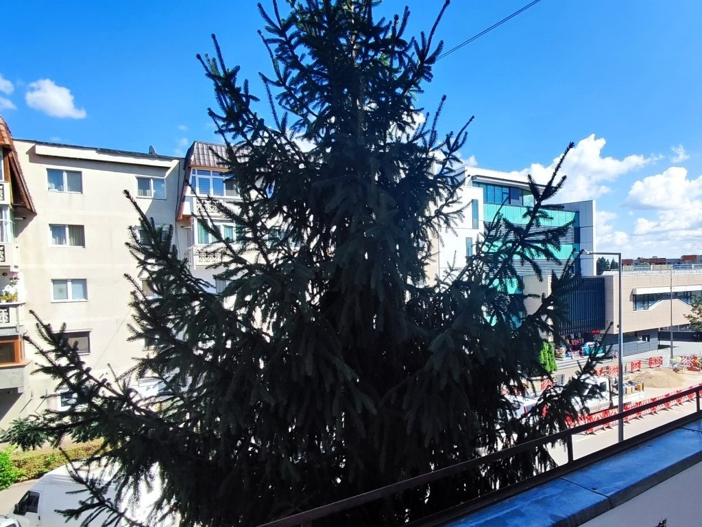 Inchiriez Apartament 3 camere,Decomandat,Ultracentral,Campina,Prahova