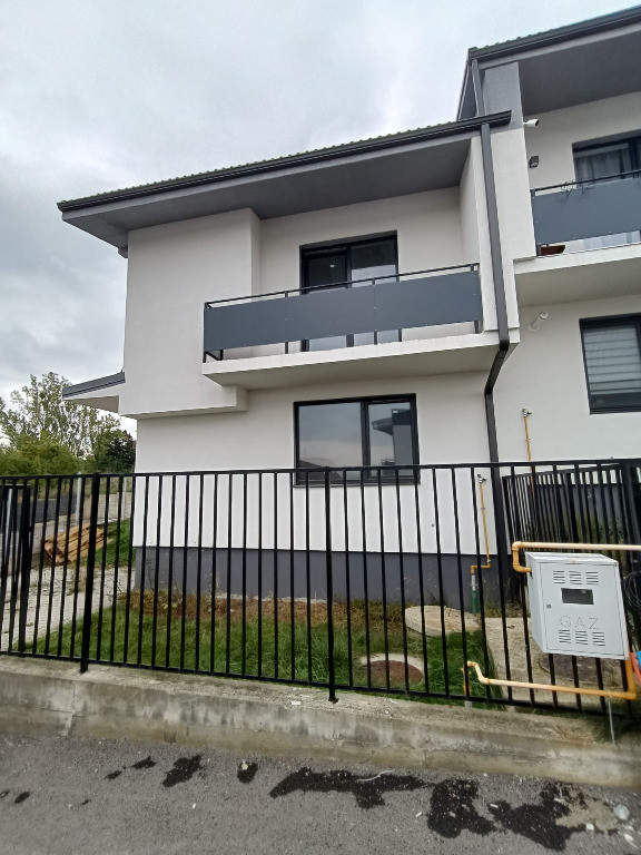 Duplex semifinisat, zona Vivo