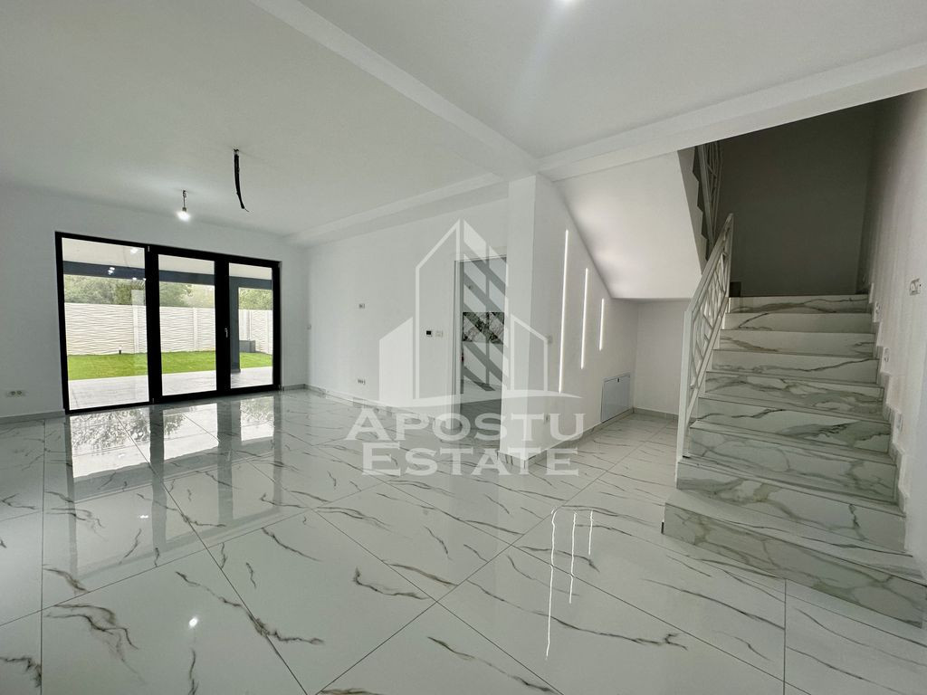 Duplex cu 5 camere despartit prin camera tehnica, zona Pl...