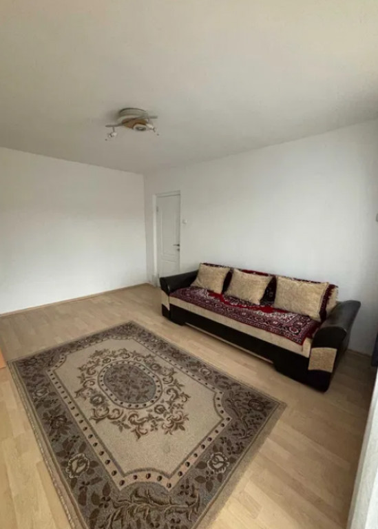 Apartament 2 camere, semidecomandat - zona Calea Bucuresti