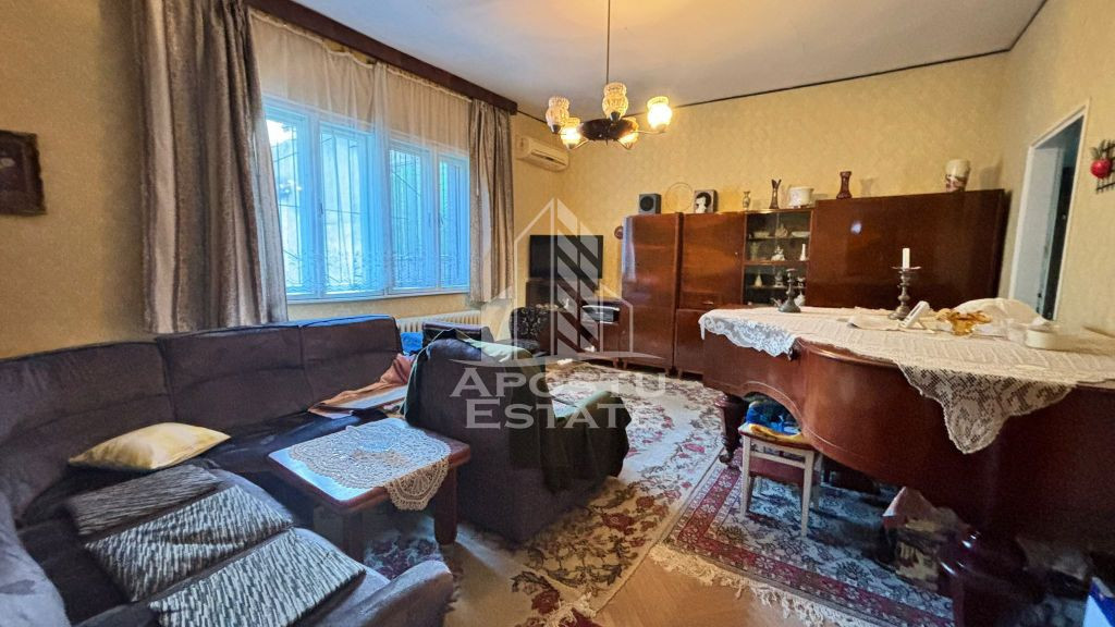 Casa individuala cu 3 camere și 2 bai, in zona Girocului