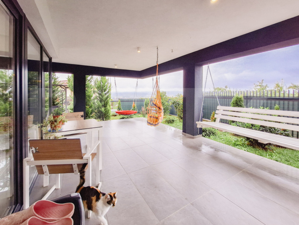 O locuință de excepție, unde confortul întâlnește pano