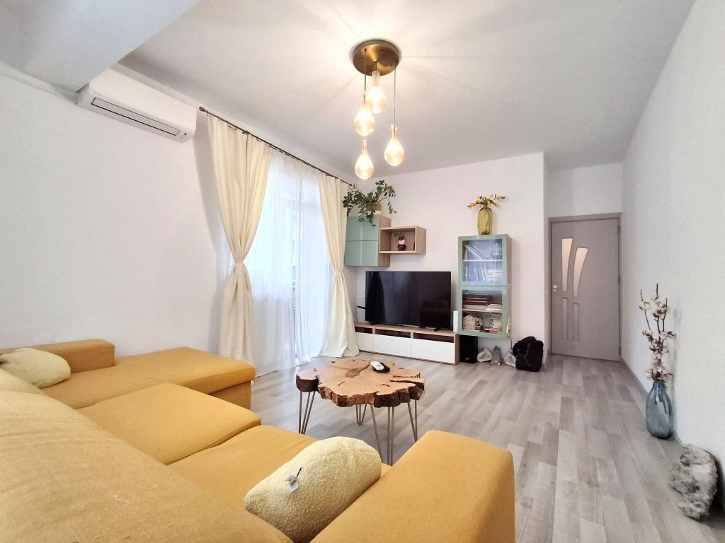 Apartament 3 camere zona Ozana