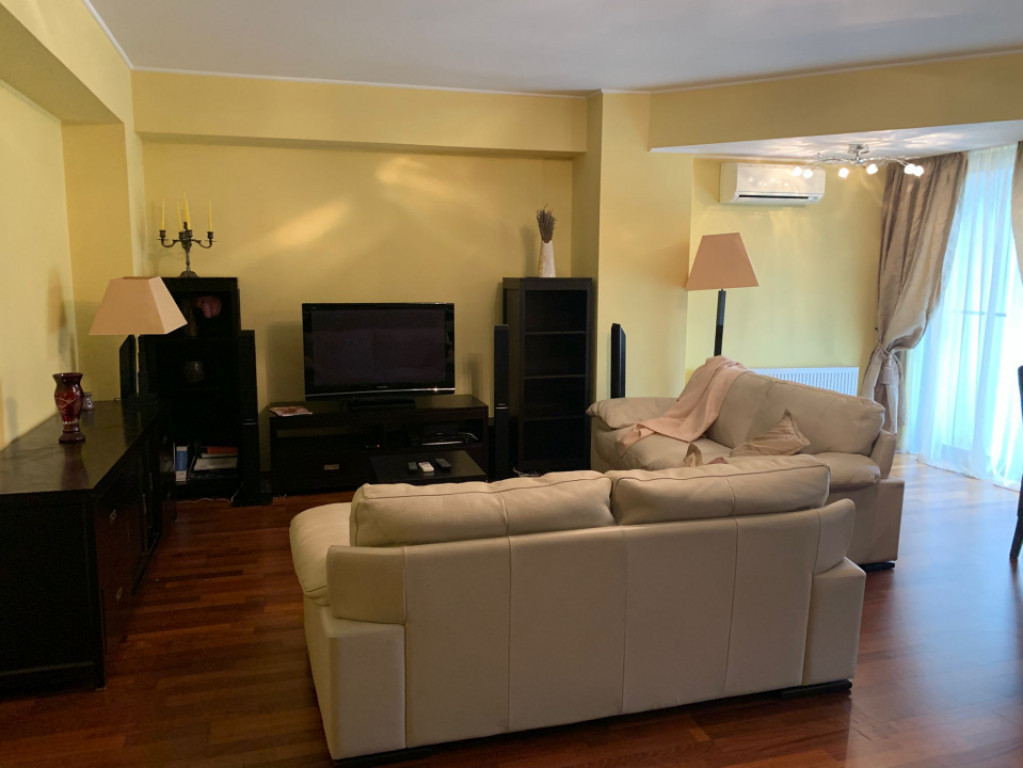 Apartament 4 camere, 120 mp, zona Central