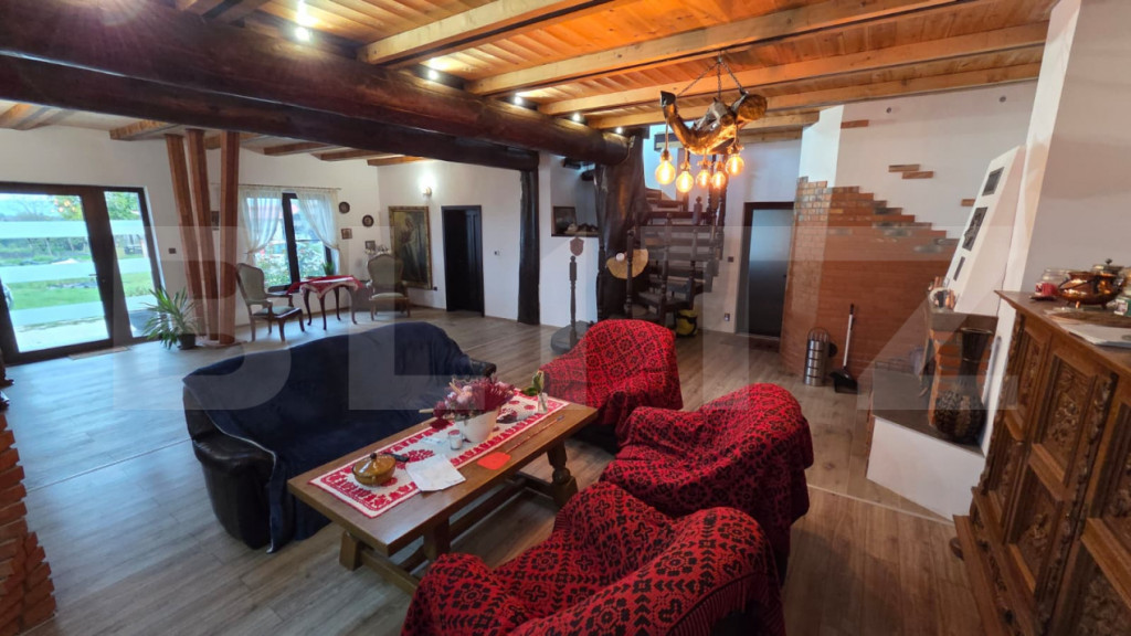 Casă de vânzare, 271 mp, zona Oiejdea