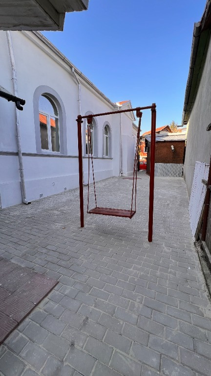 Casa cu 4 camere, curte si garaj - Zona Teilor Pitesti, Arges