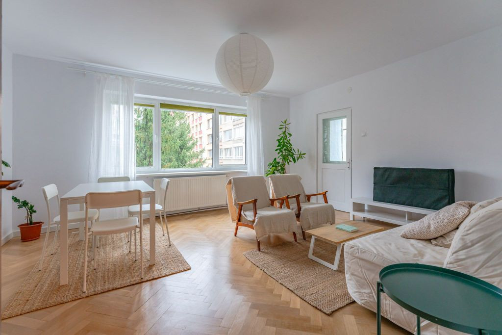 Apartament 3 Camere Decomandat de Închiriat – Zonă Ce...