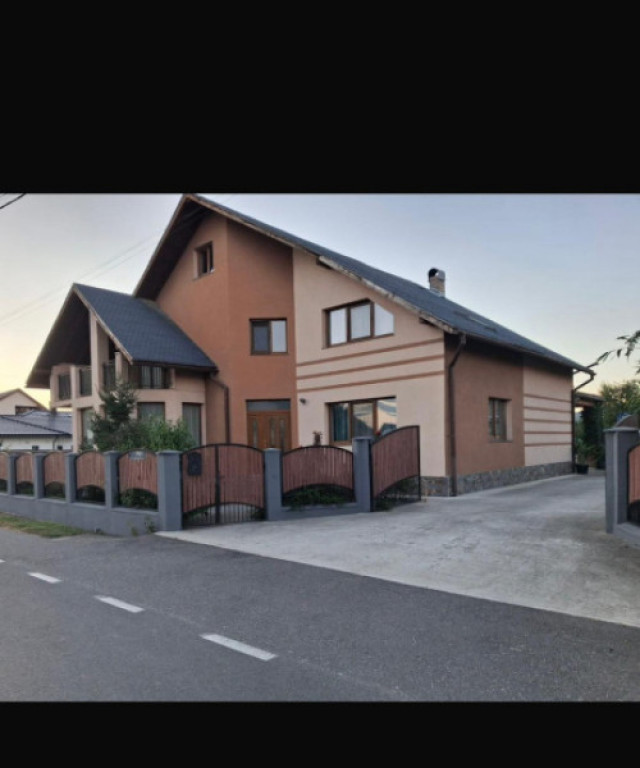 Casă superbă într-o zonă liniștită – 4 dormitoare, 3