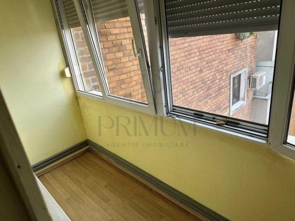 SEMICENTRAL - 2 Camere - Decomandat - Etaj intermediar - Cen