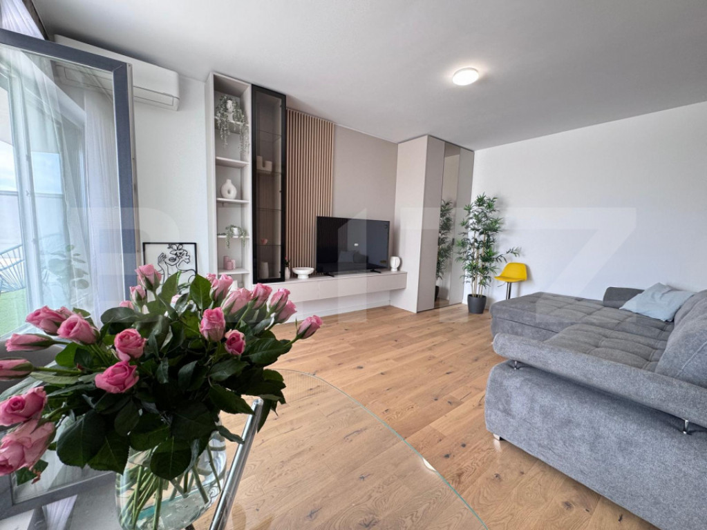 Apartament cu 3 camere de lux + terasă 100 mp + parcare –