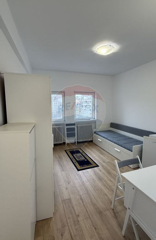 De inchiriat! Garsoniera la Universitate