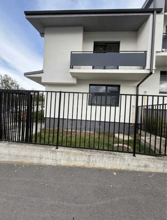 Duplex cu 5 camere, in vecinatatea zonei VIVO