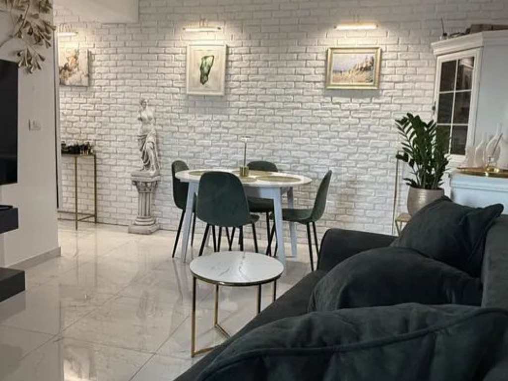 2 Camere l De l Grozavesti