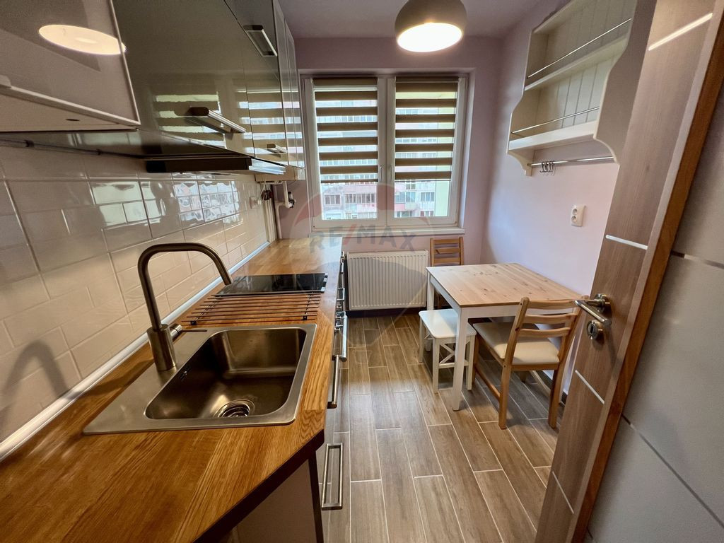 Apartament modern, prima închiriere – Bulevardul Mihai...