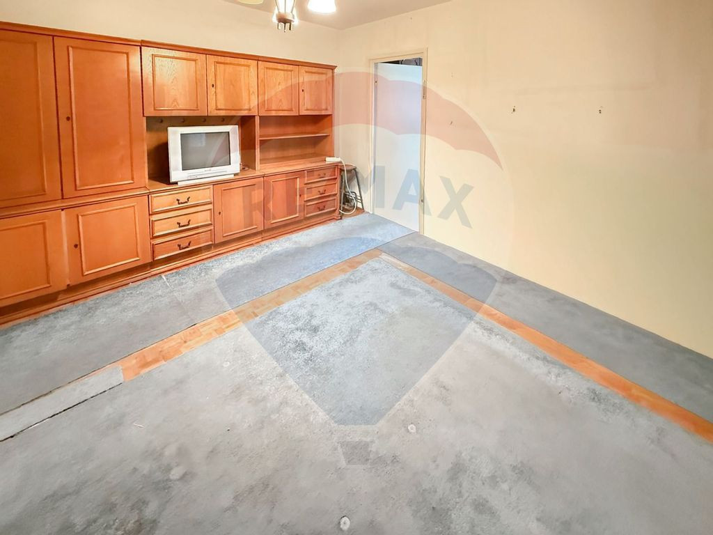 Apartament cu 2 camere de vânzare Parter Înalt - Splaiu...