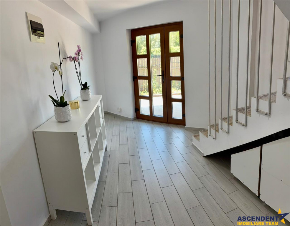 Casa semipasiva, dotari deosebite, 6 camere, 1.000 mp teren,