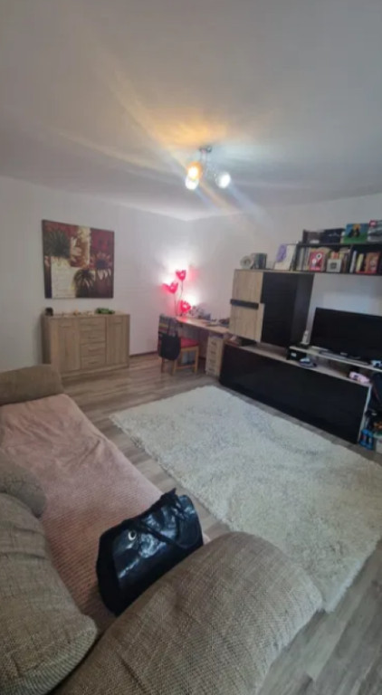 Apartament 2 camere, decomandat - zona Racadau