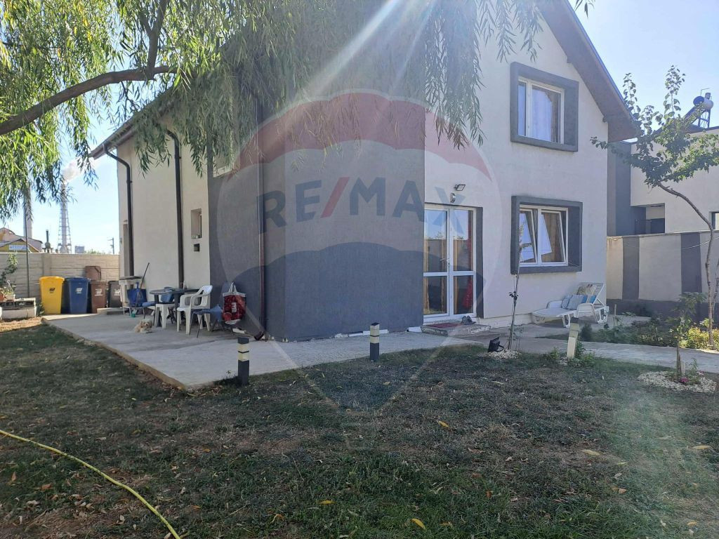 Casă / Vilă cu 5 camere de vânzare