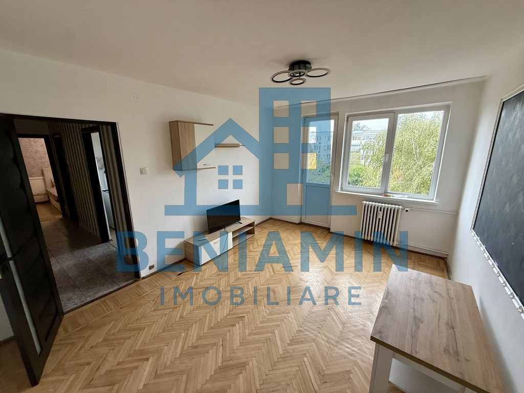 2 Decomandate - etaj 3 - 48mp - Calea Bucuresti la Stomat...